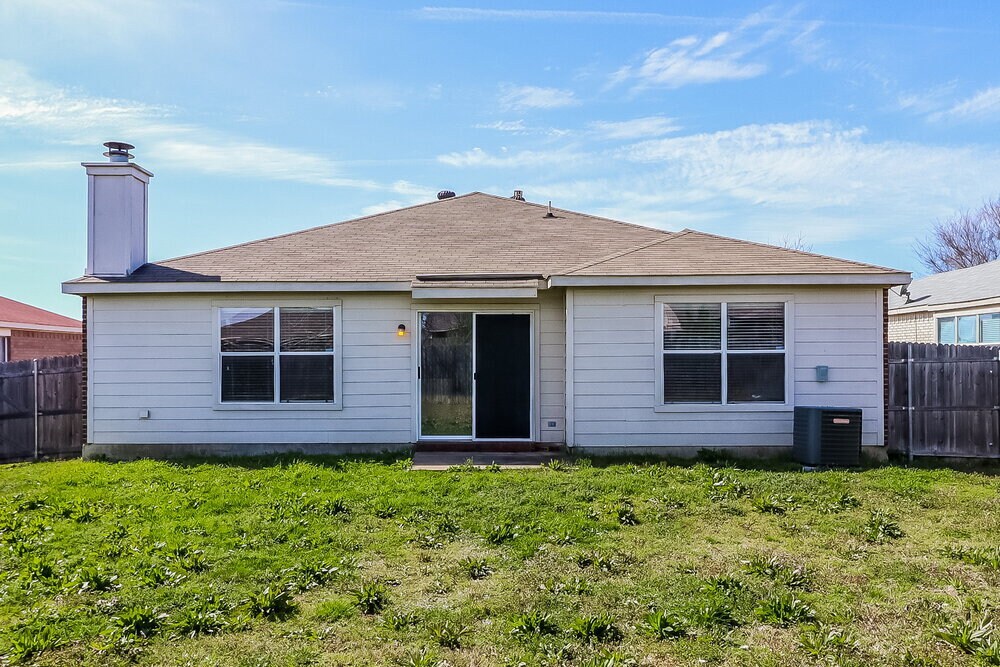 Building Photo - 6901 Baybridge Dr