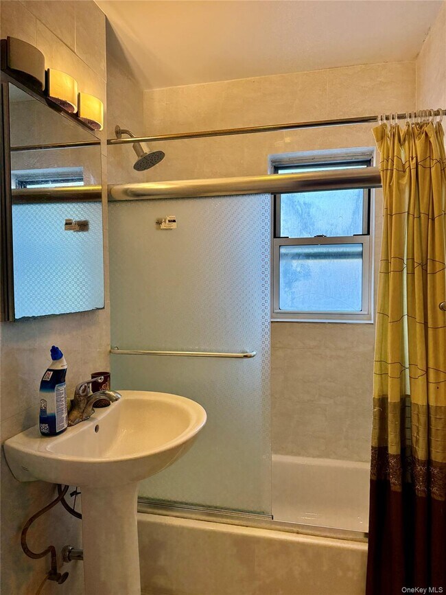 Building Photo - 110-55 64th Rd