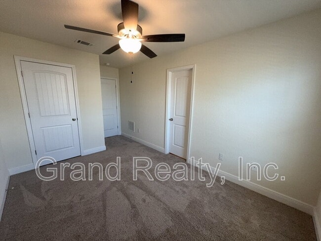 Building Photo - 4397 Village Oak Ln