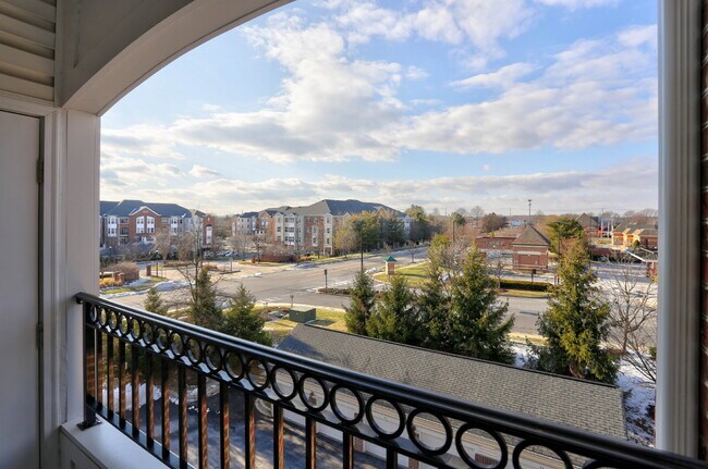 Building Photo - 2BD/2BA Fabulous River Hill Condo