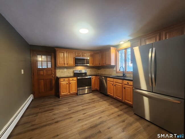 Building Photo - 8 Quinn St