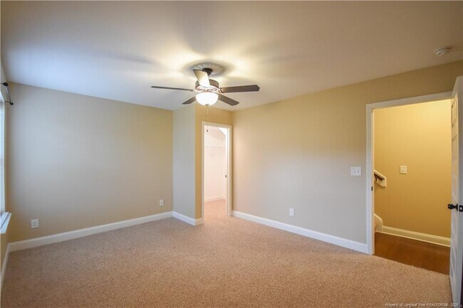 Building Photo - 124 Summer Creek Ln