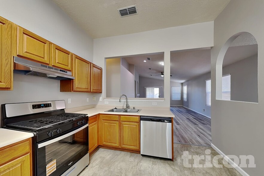 Building Photo - 6709 La Rocca Rd NW