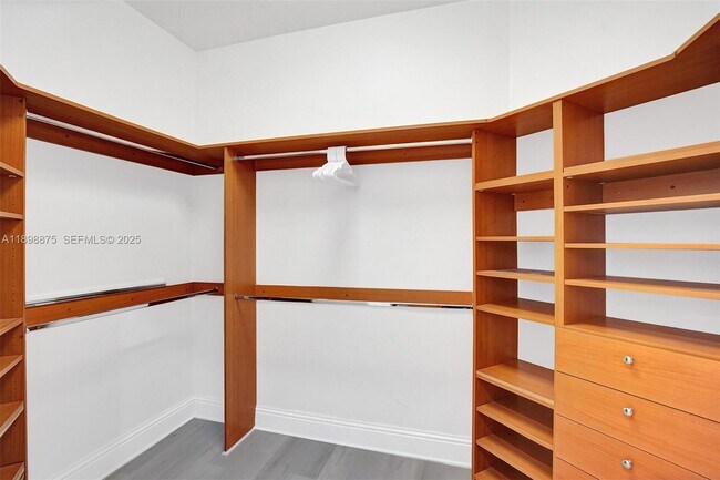 Building Photo - 1207 SW 21st St