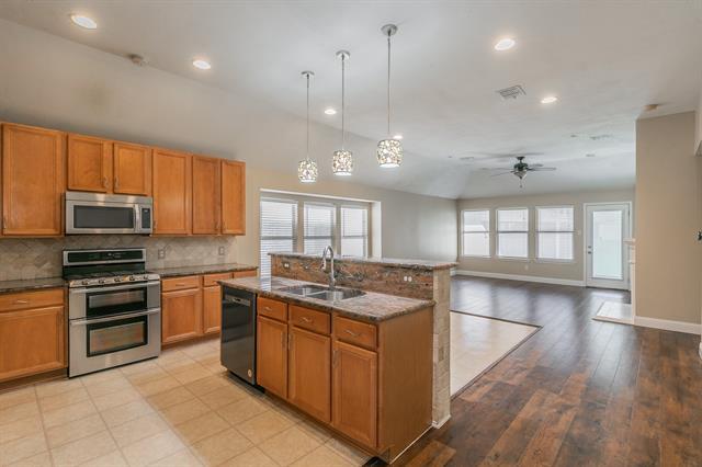 Building Photo - 734 Parkford Ln