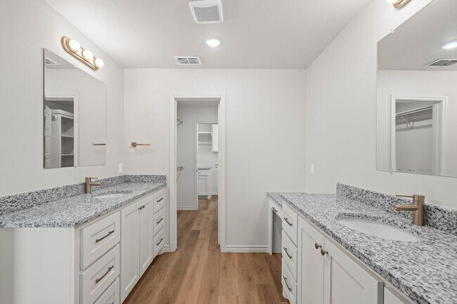 Building Photo - Country Living In Roosevelt ISD!