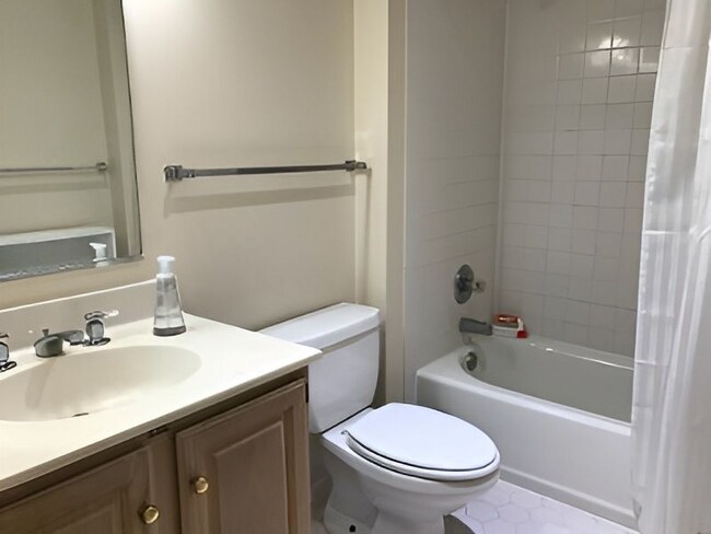 Bathroom 1 - 5102 Warren Plz NW