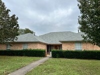 Building Photo - 6222 Summerhill Pl