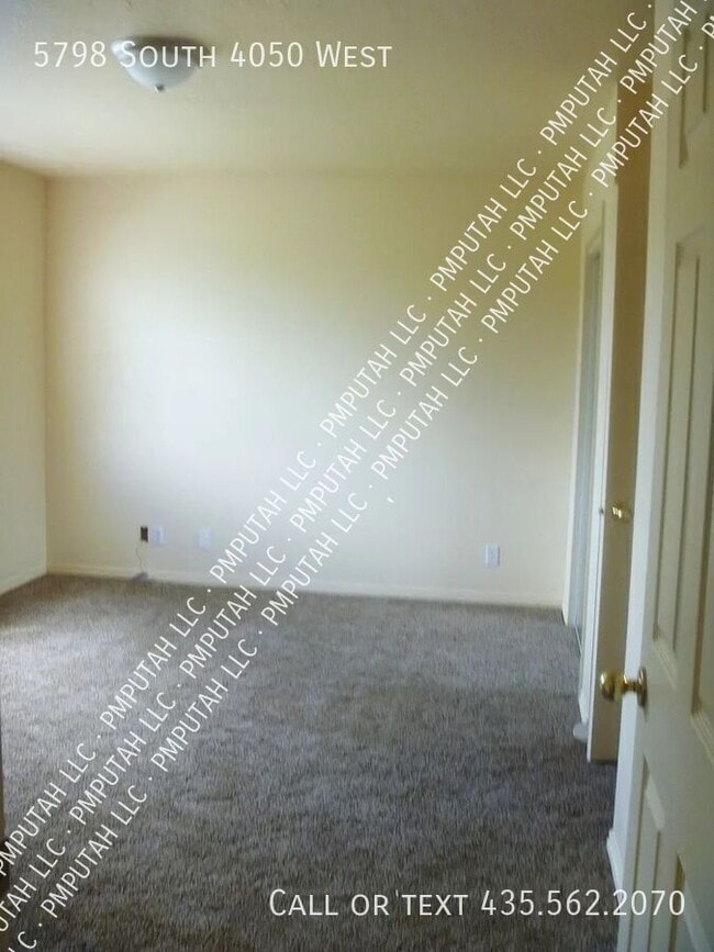 Building Photo - 5798 4050 W St