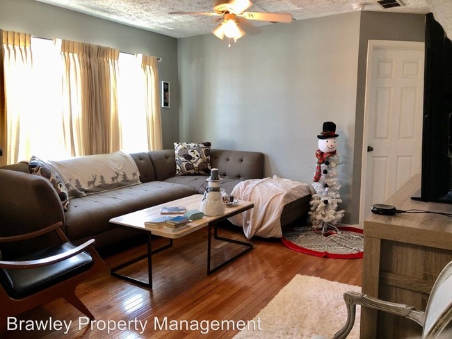 Building Photo - 125 N Washington St