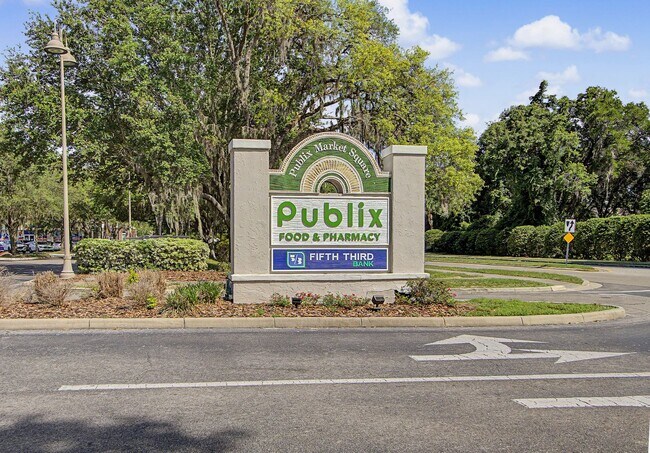 Building Photo - 10000 SW 52nd Ave