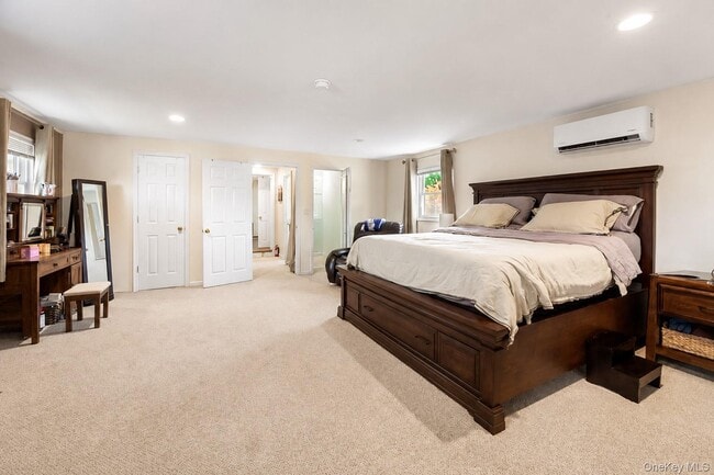 Building Photo - 5 Quintard Dr