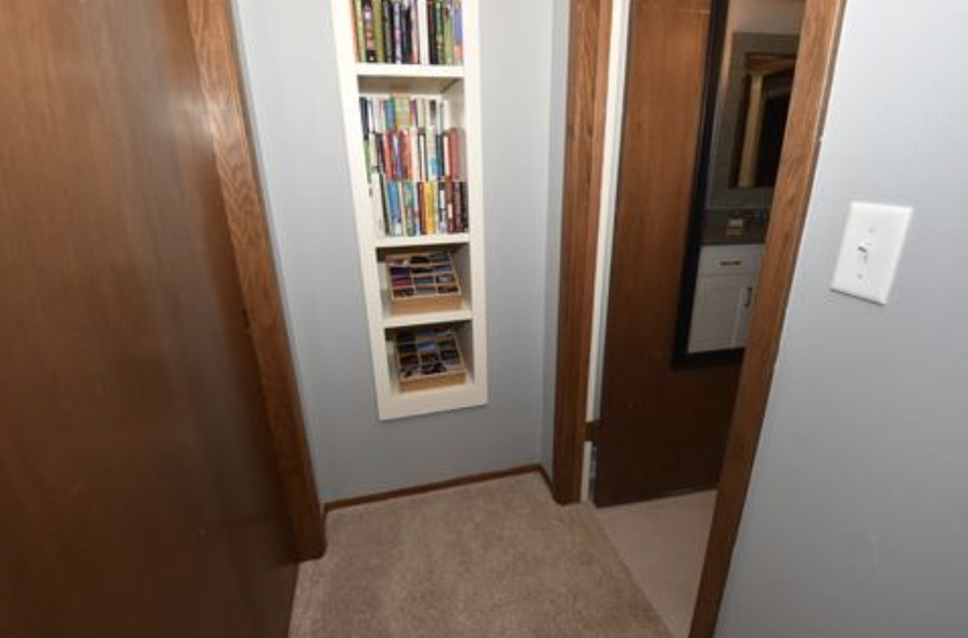Building Photo - 6753 Hilldale Ct