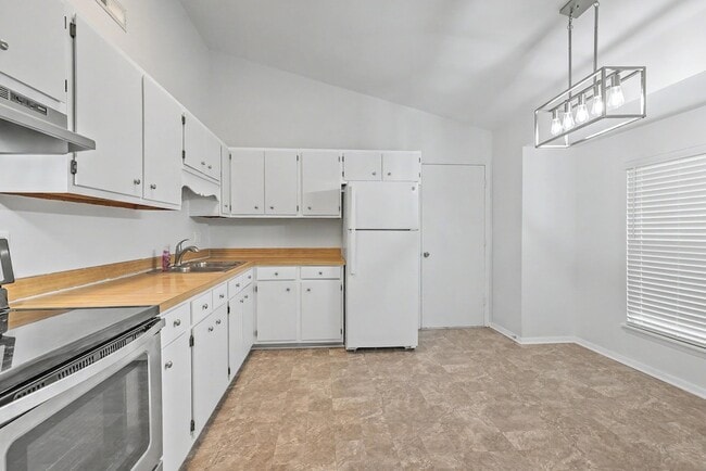 Building Photo - 104 Tweed Ct