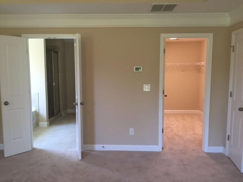 Building Photo - 2260 Arnold Palmer Way