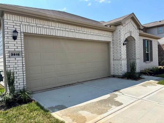 Building Photo - 2815 Lyra Ct