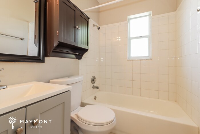 Building Photo - 10849 60th Ave N