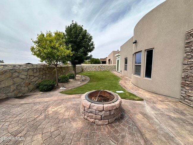 Building Photo - 12156 Chapel Hill Rd