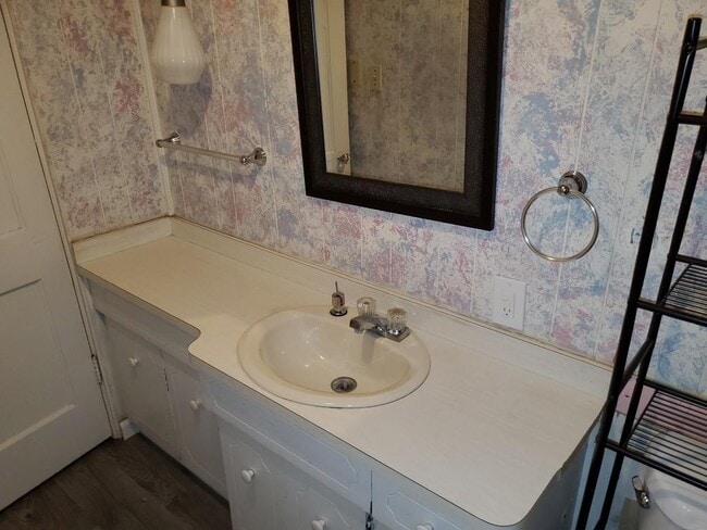 Building Photo - 806 Roosevelt St