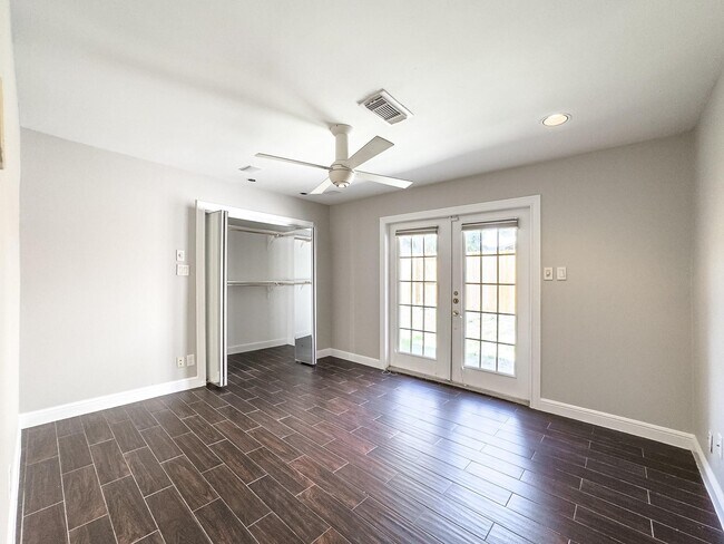 Building Photo - 4525 Maple St
