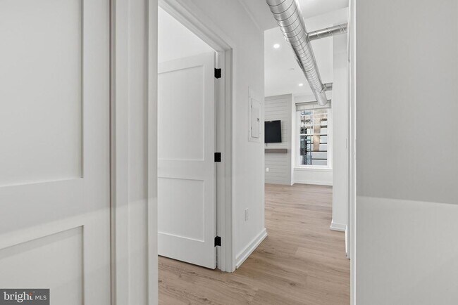 Building Photo - 1232 Chancellor St