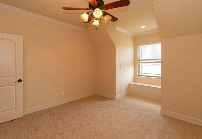 Building Photo - 7 Stonebrook Ct