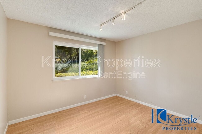 Building Photo - 106 Molina St