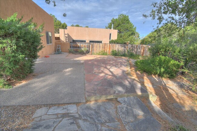 Building Photo - 2517 Tramway Terrace Ct NE