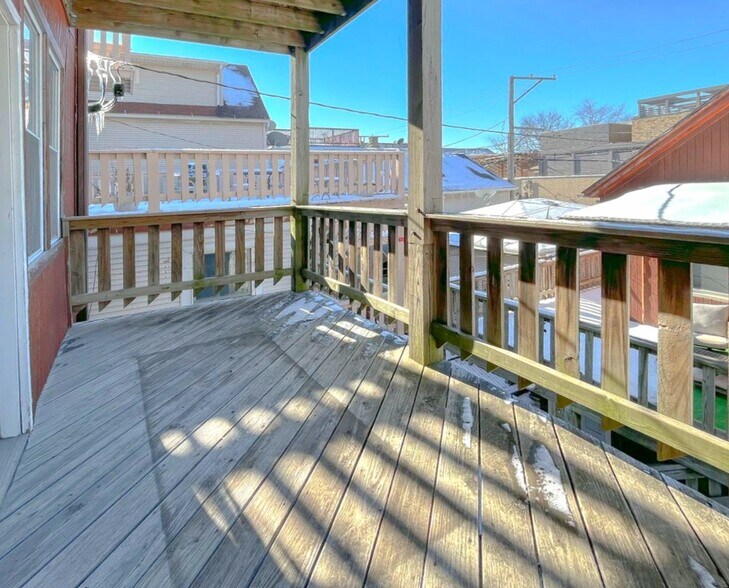 Building Photo - 2442 N Ashland Ave