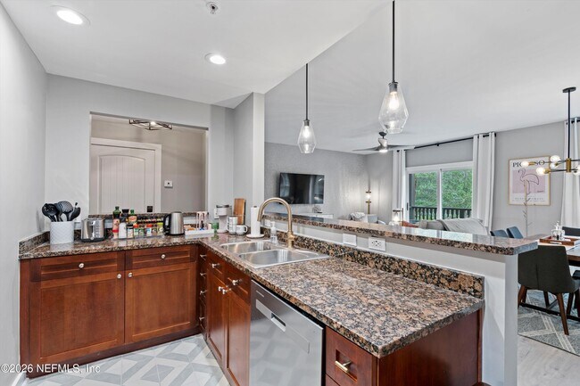 Building Photo - 955 Registry Blvd