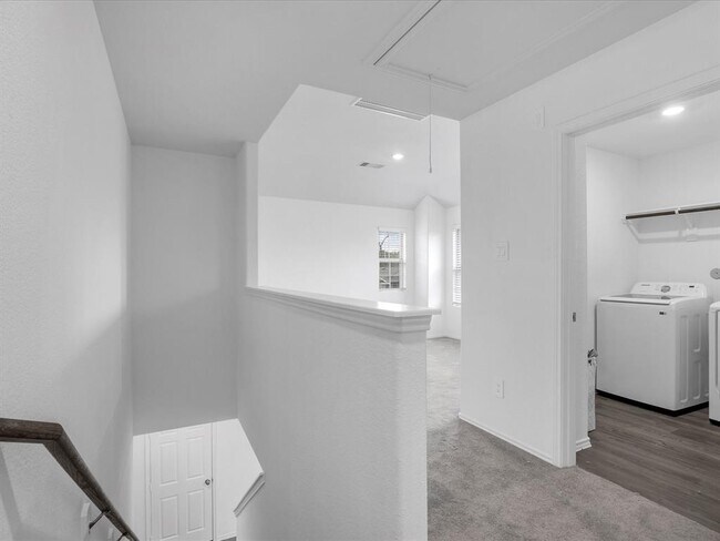 Building Photo - 1202 Silver Fir Ct