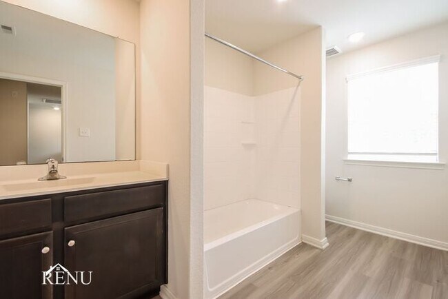 Building Photo - 25521 Rose Creek Dr