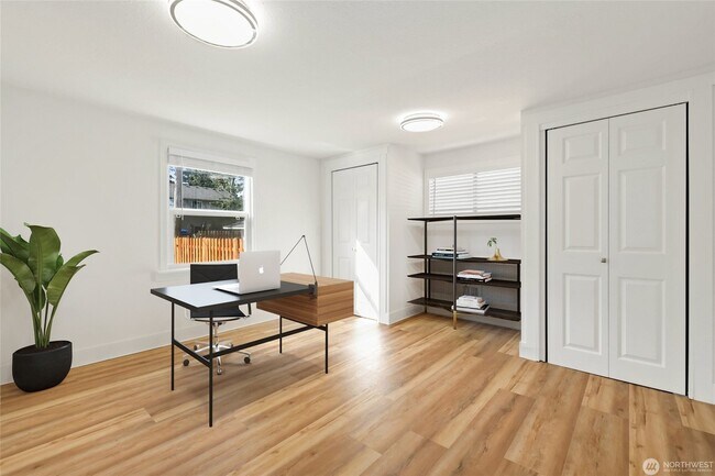 Building Photo - 9104 Highland Ave SW