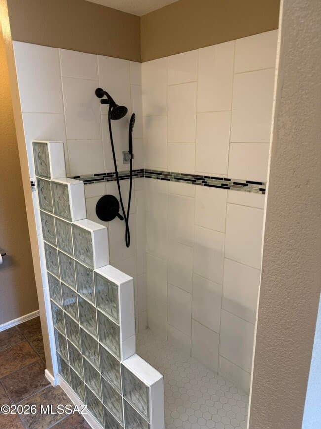 Building Photo - 3002 W Country Ranch Dr