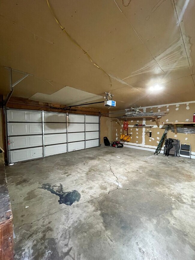 Building Photo - Lovely 3 BED / 2 BATH family home in Parkside neighborhood!