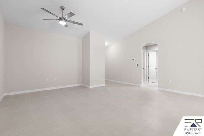 Building Photo - FULLY FENCED, LIKE- NEW 3/2/1 TOWNHOUSE ON A CUL DE SAC IN BEAUTIFUL SEMINOLE WOODS