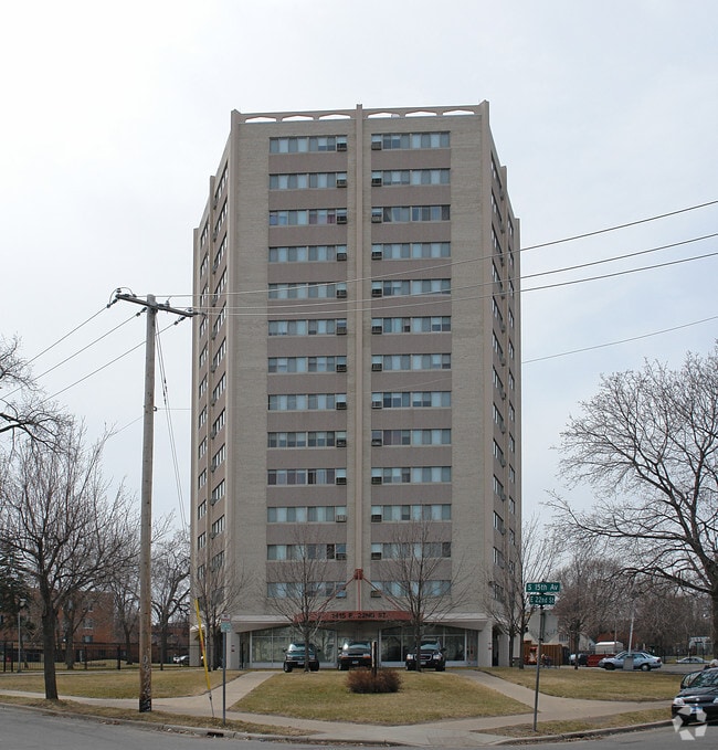 Building Photo - Pentagon Apartments
