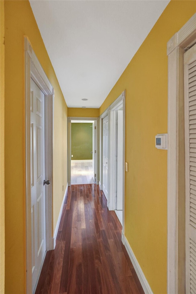 Building Photo - 10902 Tamoron Ln