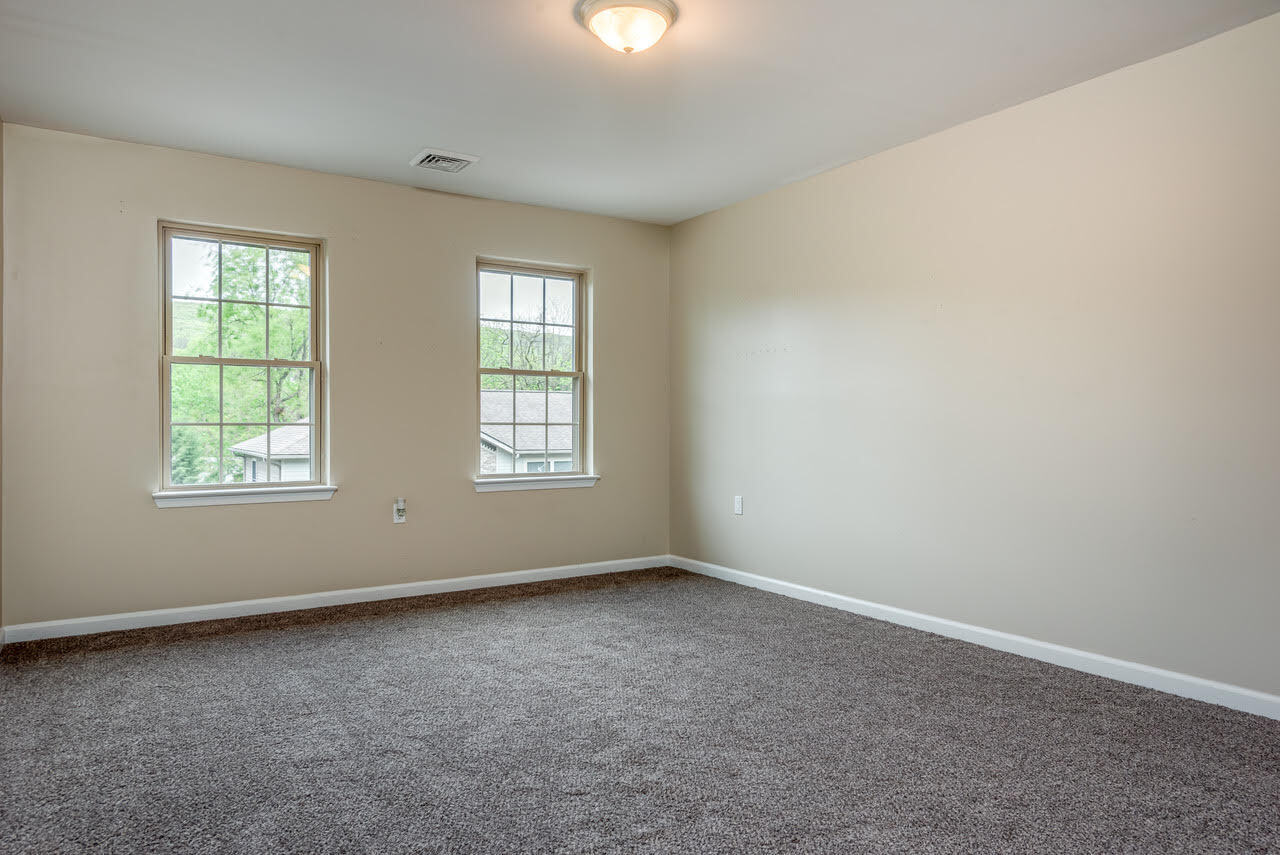 Building Photo - 5 Anastasia Ct