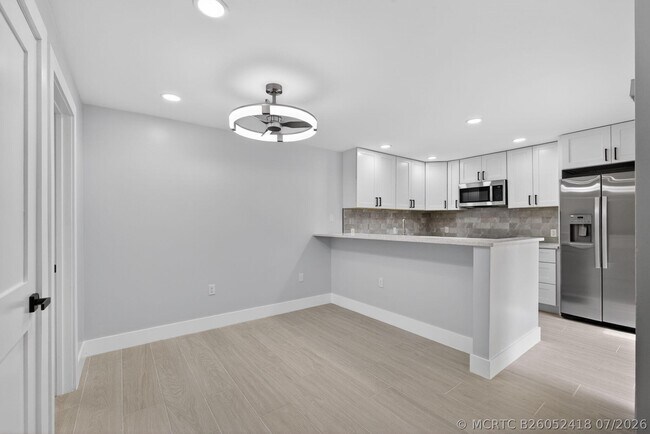 Building Photo - 183 Charter Way
