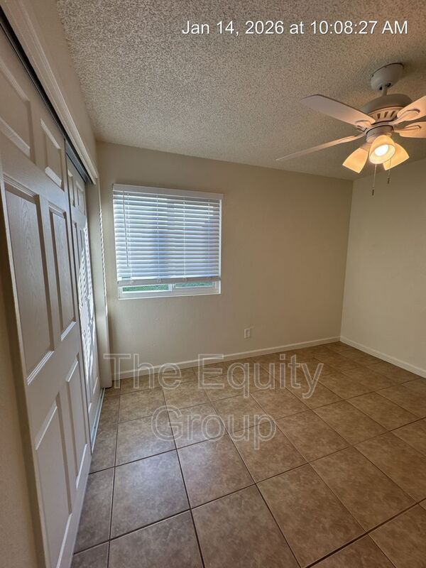 Building Photo - 809 Monarch Cir