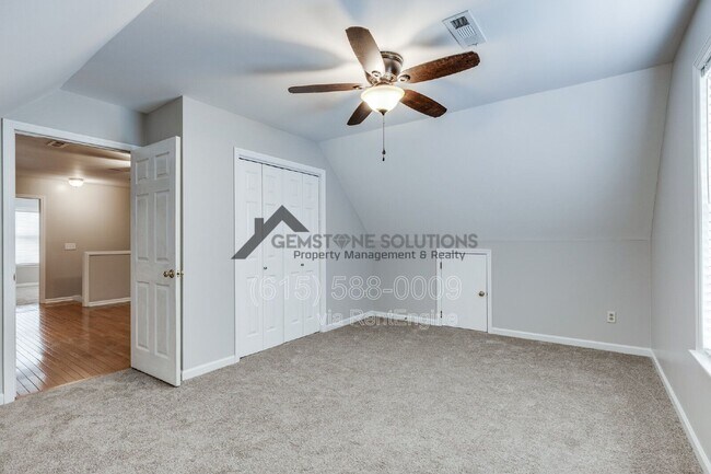 Building Photo - 1135 Wedgewood Dr