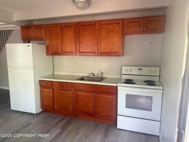 Building Photo - 2111 Spring Dr