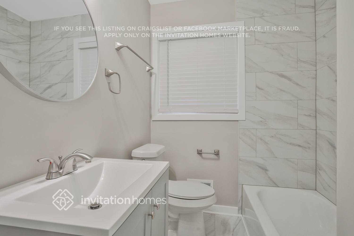 Building Photo - 327 Terrydale Dr SE