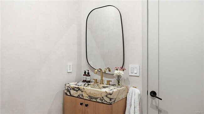 Building Photo - 8840 Ashcroft Ave