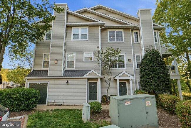 Building Photo - 12796 Fair Briar Ln