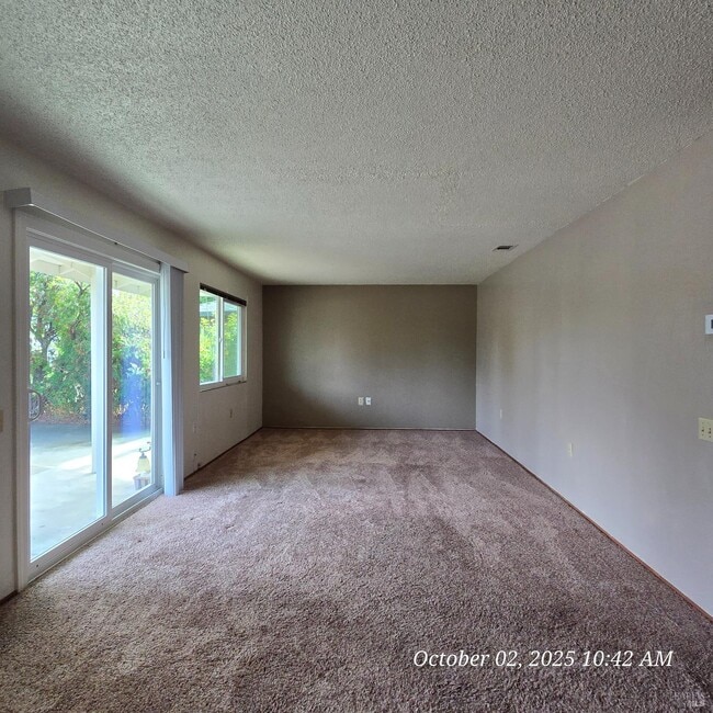 Primary Photo - 115 Isle Royale Cir