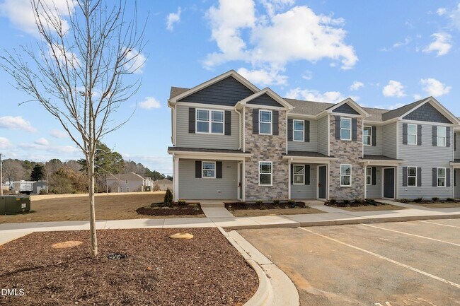 Building Photo - 1021 Peony Ln