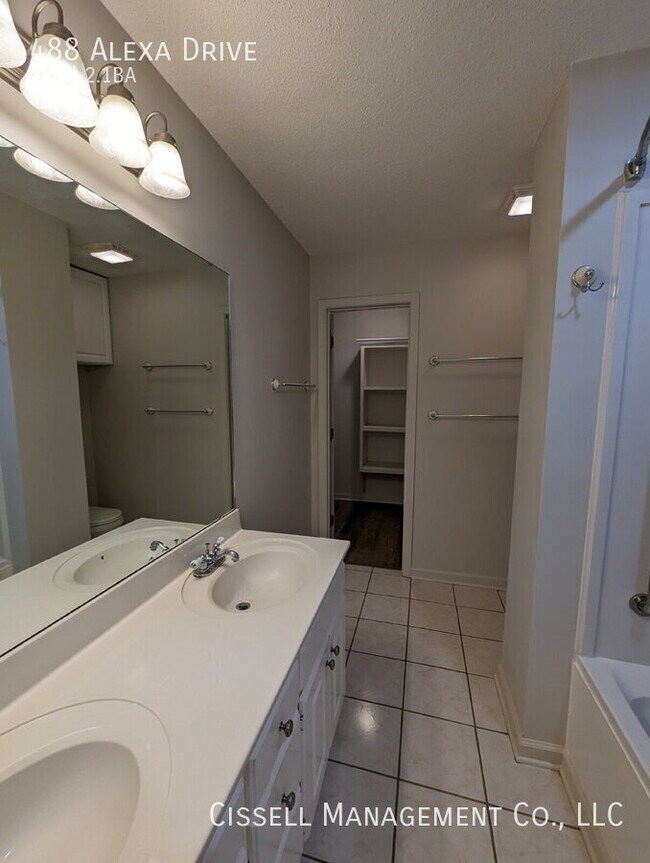 Building Photo - 488 Alexa Dr