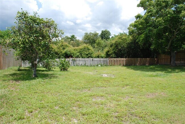 Building Photo - 1624 Springdale Dr